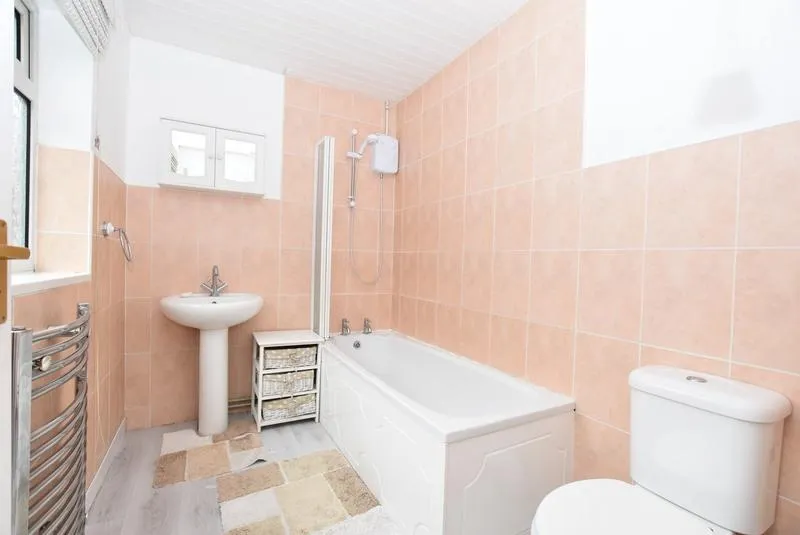 2 bed house to rent, Stanley Road, Hartshill, ST4