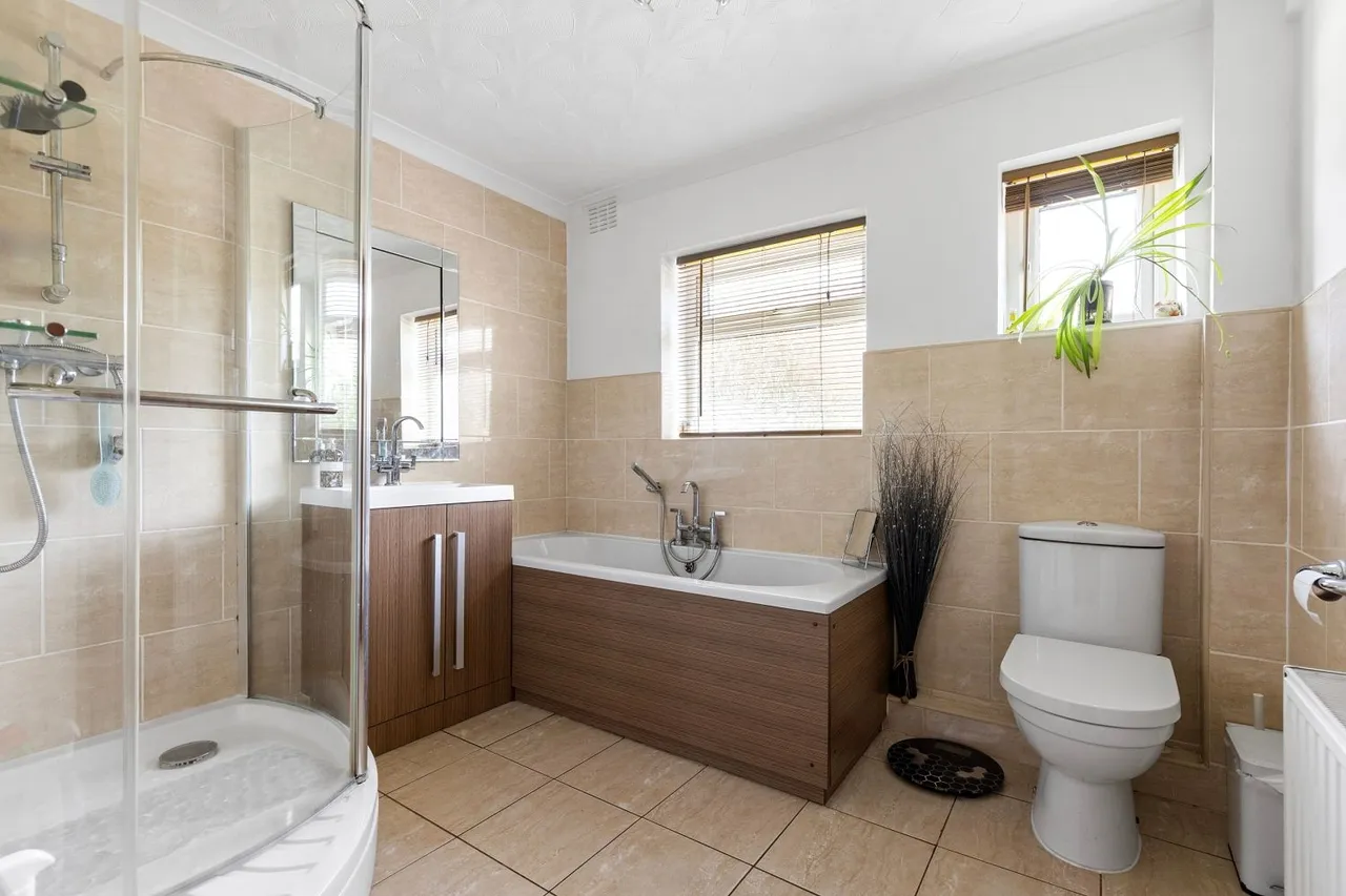 West Bank, Carlton, DN14, photo 20