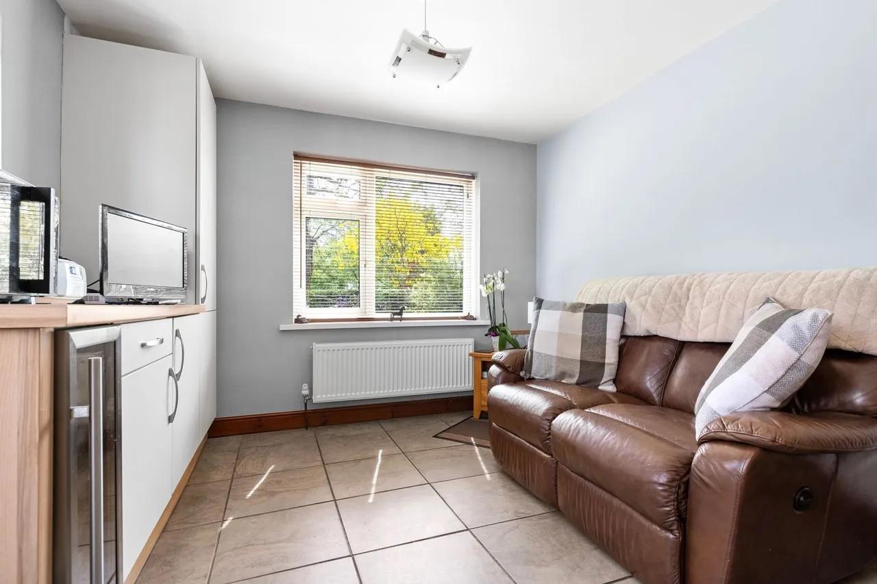 West Bank, Carlton, DN14, photo 19