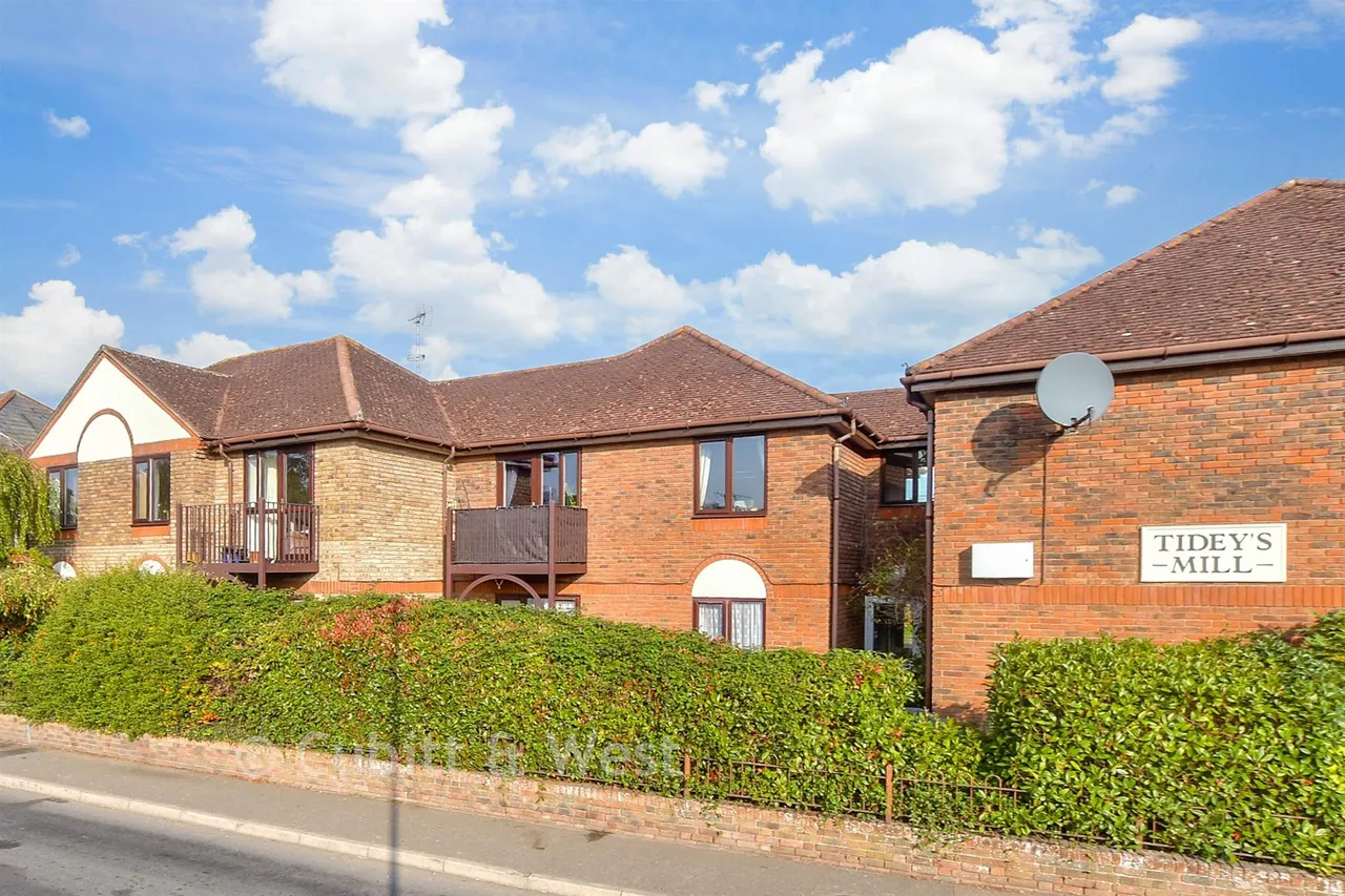 2 bed flat for sale, Tideys Mill, Partridge Green, RH13