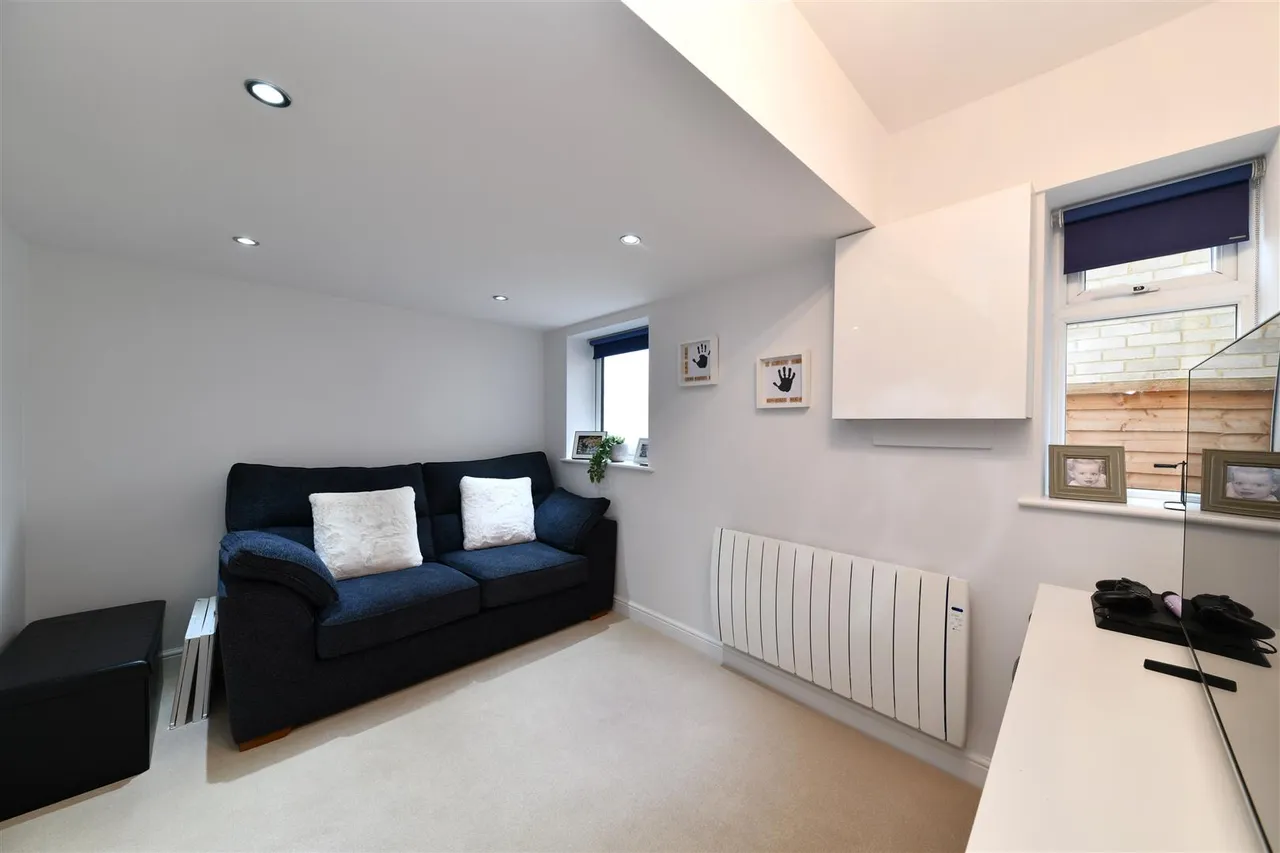Wellington Road, Stevenage, SG2 9HR, photo 4