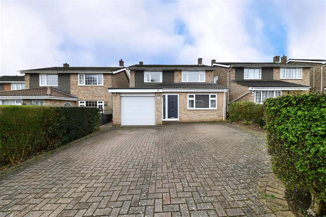 3 bed house for sale — Wellington Road, Stevenage, SG2 9HR