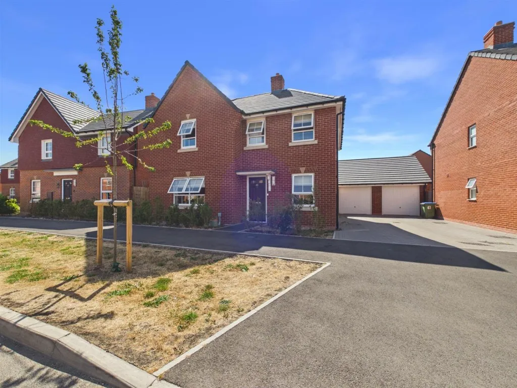 4 bed house for sale, Martha Lane, Kingsbrook