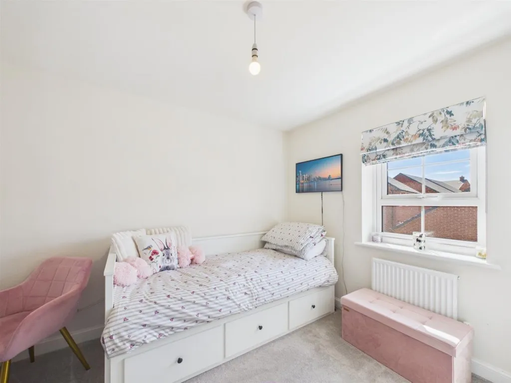 Martha Lane, Kingsbrook, photo 16
