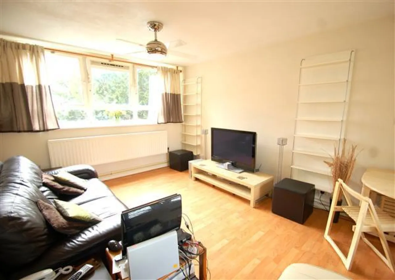 Keevil Drive, Southfields, photo 2