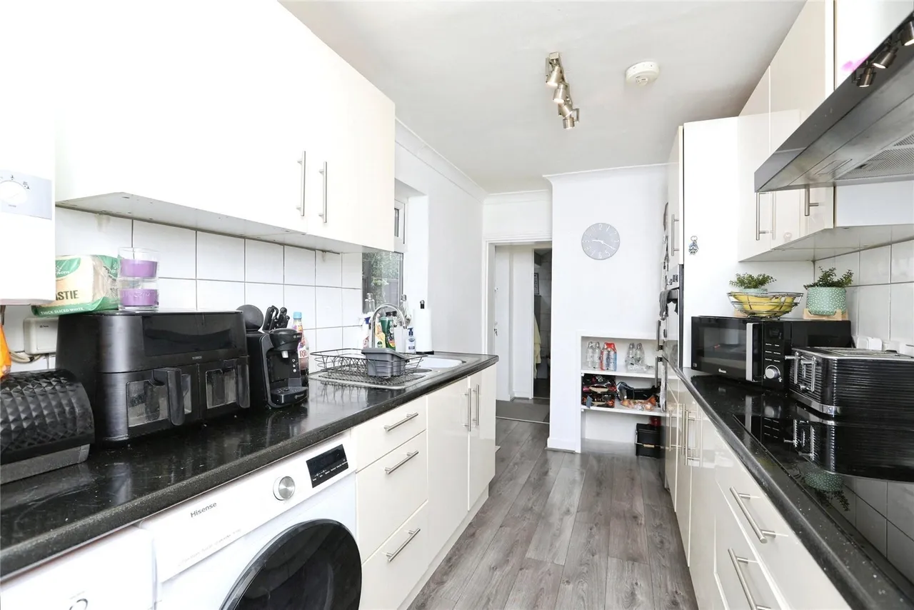 Invicta Road, Sheerness, ME12, photo 2