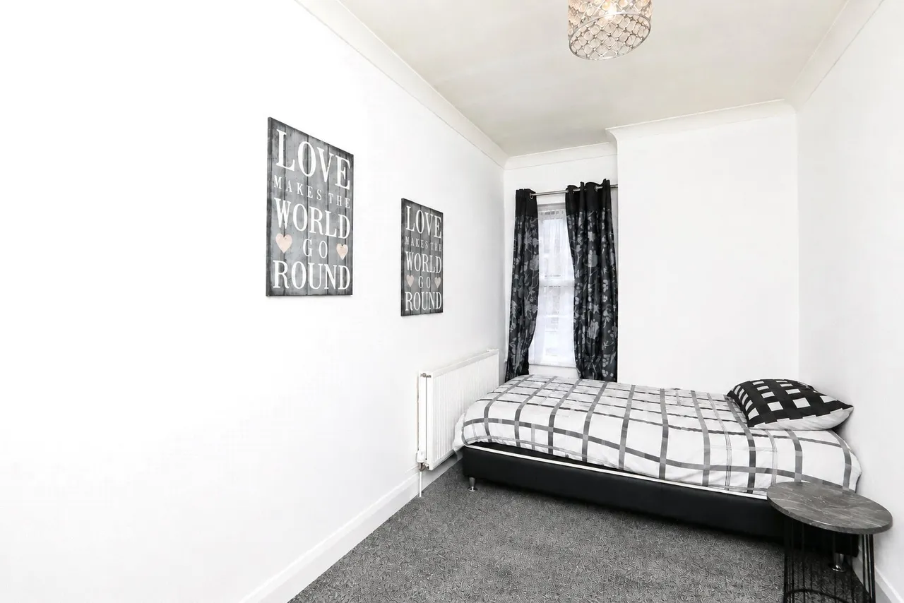 Invicta Road, Sheerness, ME12, photo 11