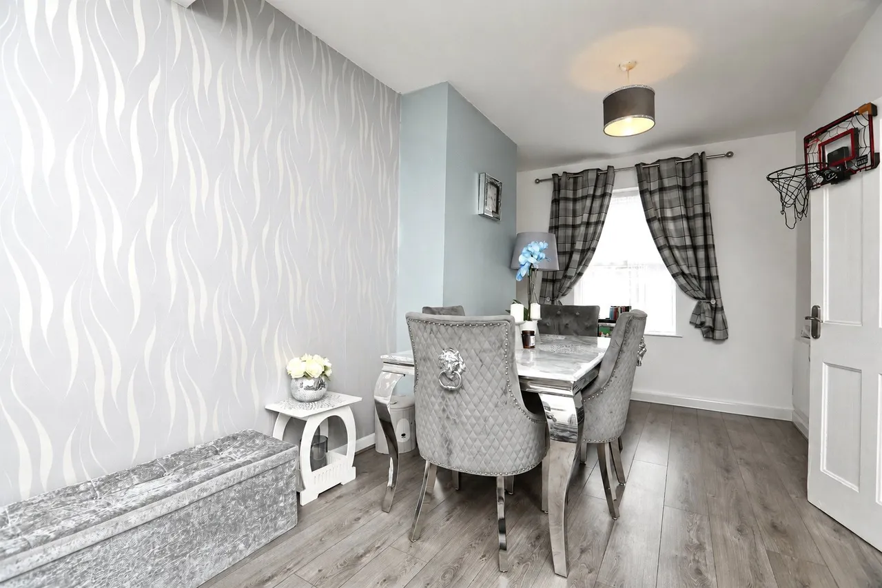 Invicta Road, Sheerness, ME12, photo 3