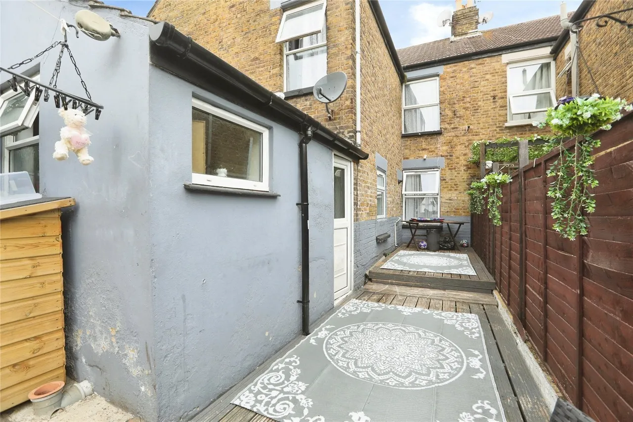 Invicta Road, Sheerness, ME12, photo 14