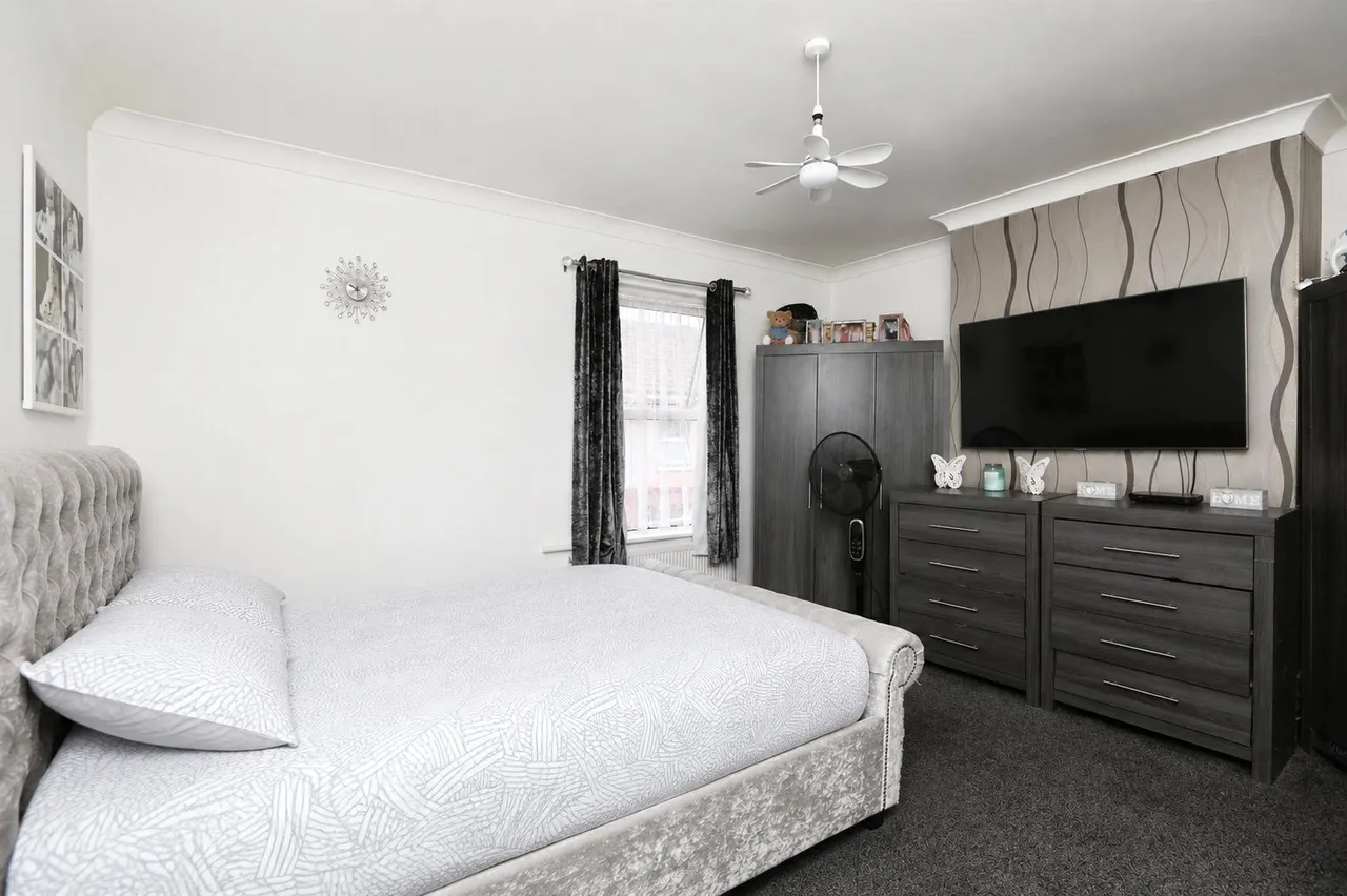 Invicta Road, Sheerness, ME12, photo 4