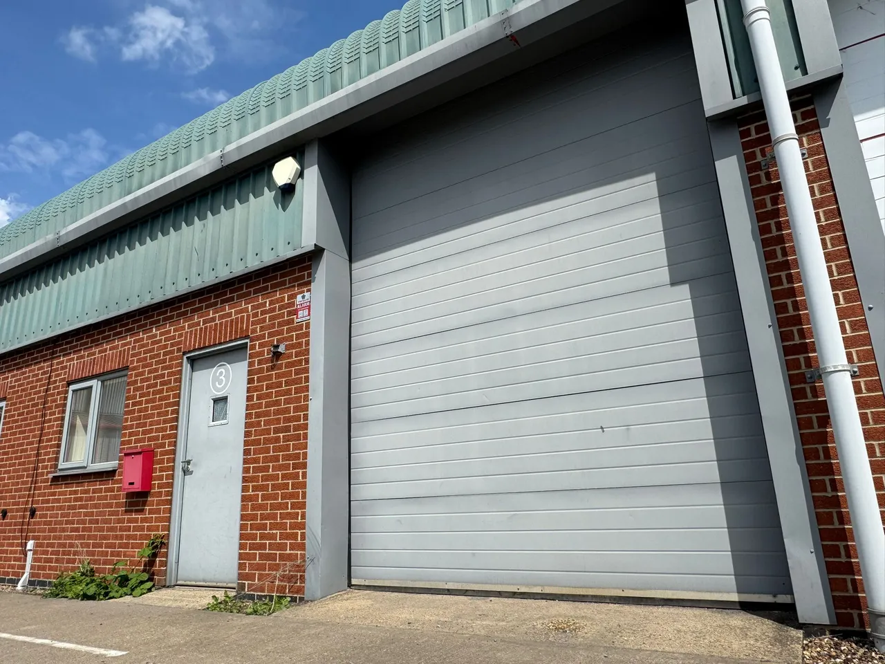 commercial property to rent — Jessop Way, Newark, NG24