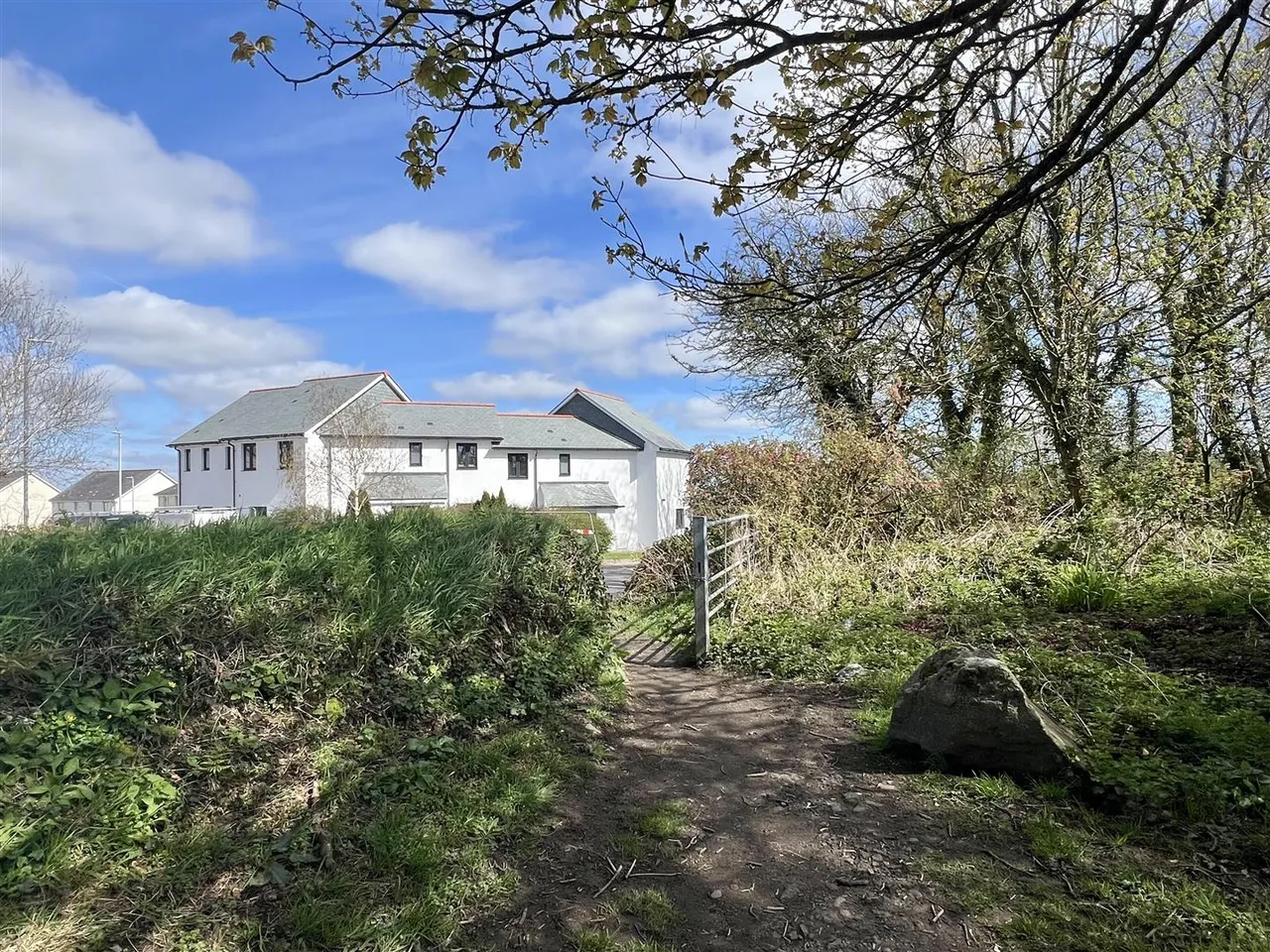 St Michaels Way, Roche, photo 5