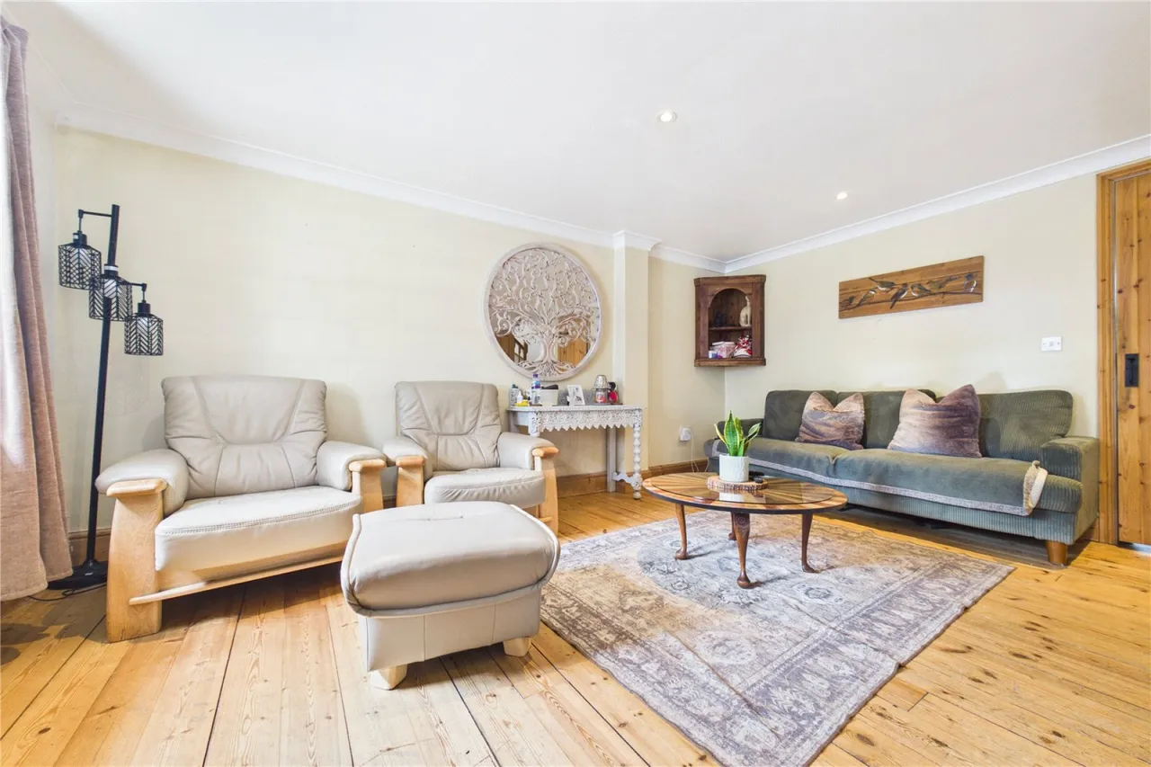 Bunces Lane, Burghfield Common, RG7, photo 6