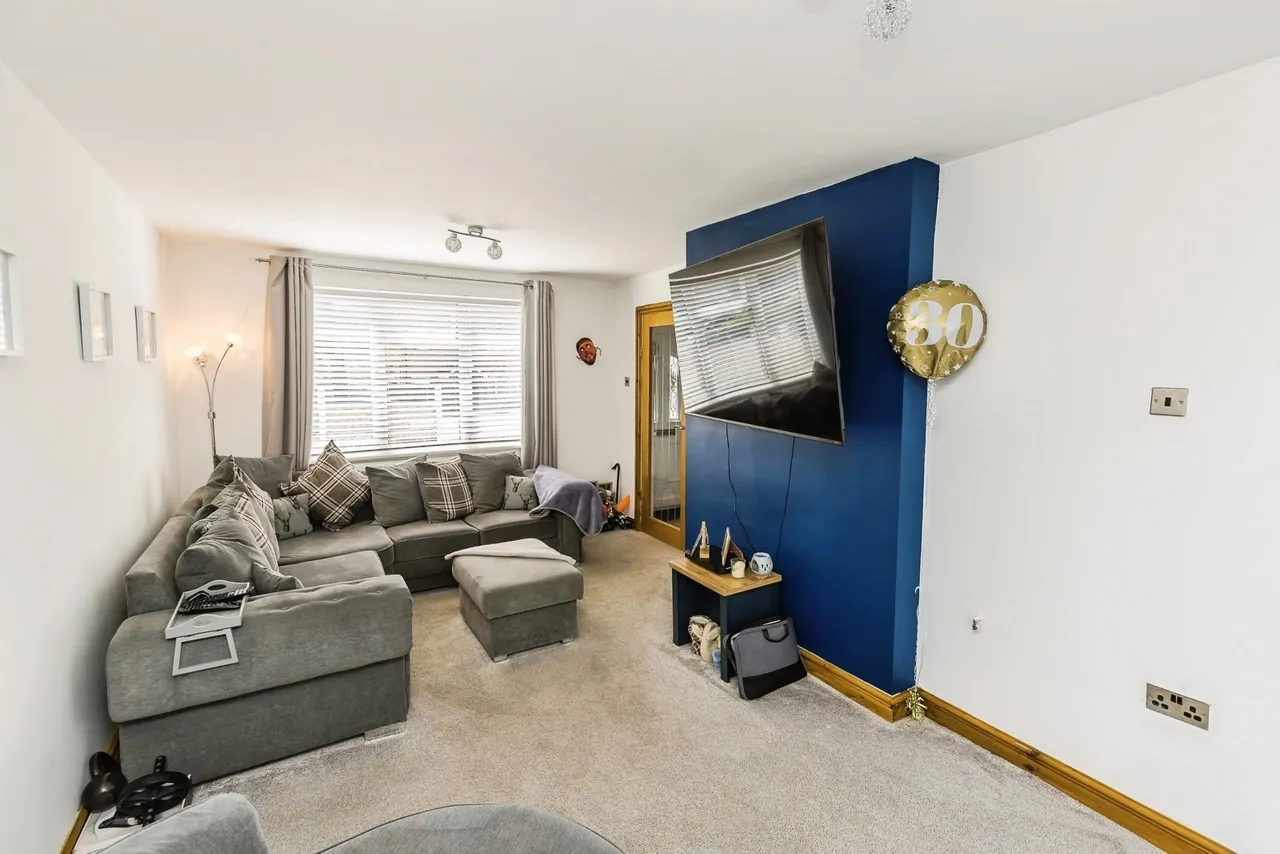 Bryn Y Wern, Coedpoeth, LL11, photo 4