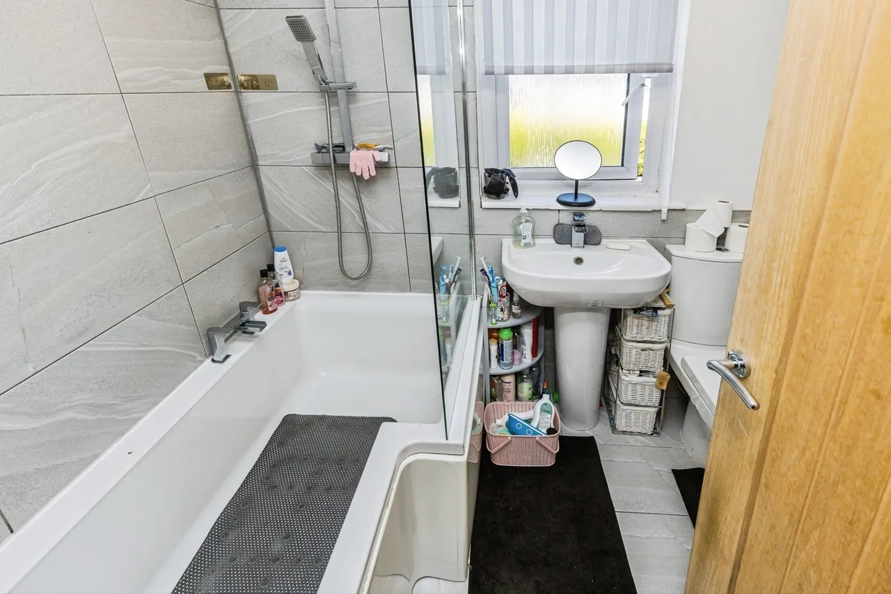 Bryn Y Wern, Coedpoeth, LL11, photo 13