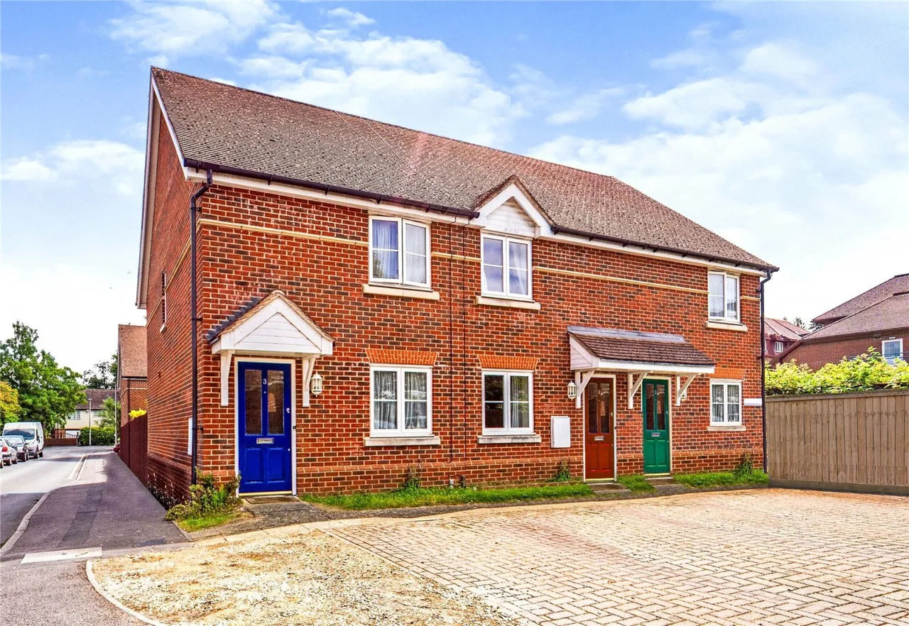 2 bed house to rent, Hawley Mews, Reading, RG30