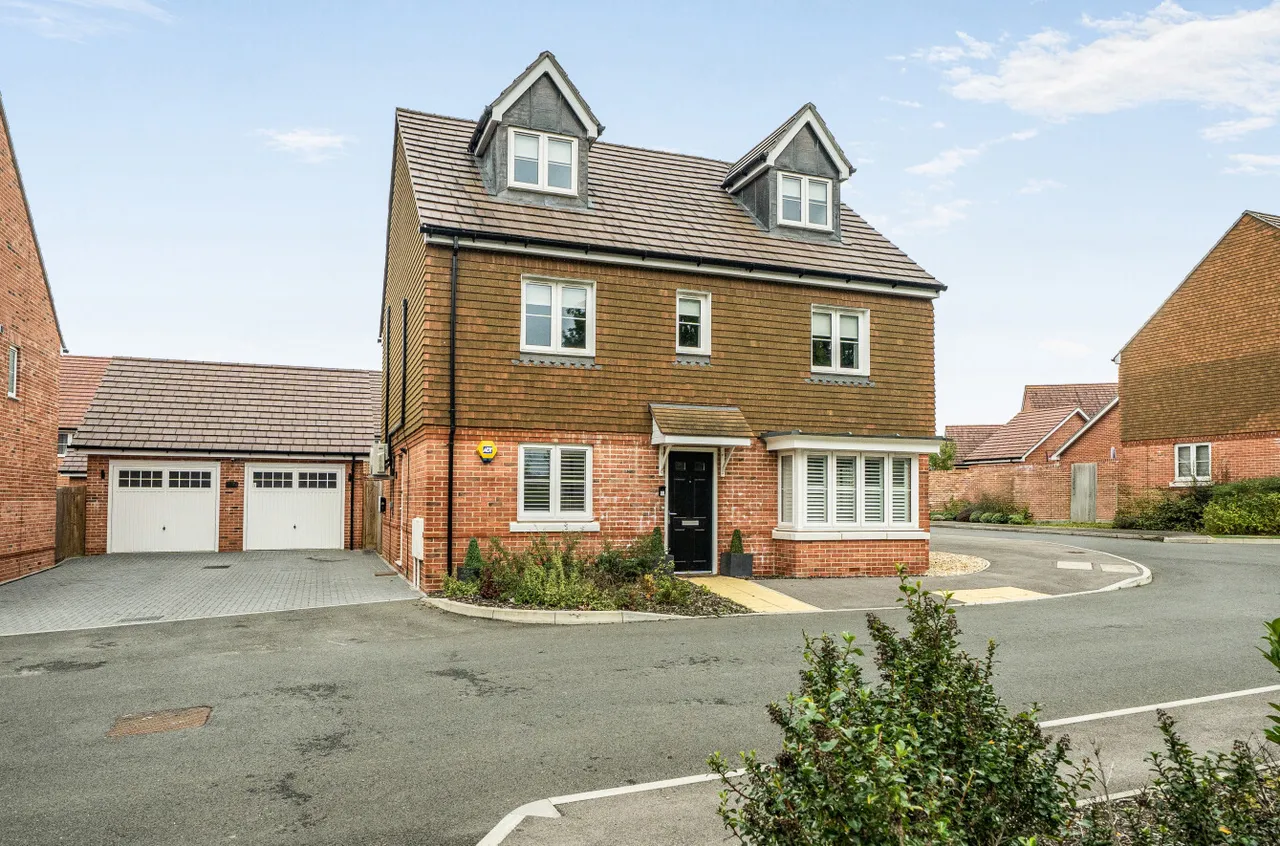5 bed house for sale, Skinner Drive, Wokingham, RG41
