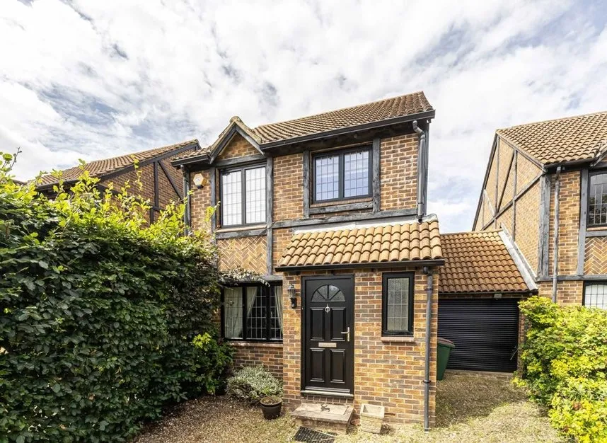 3 bed house for sale — Kings Chase, East Molesey, KT8
