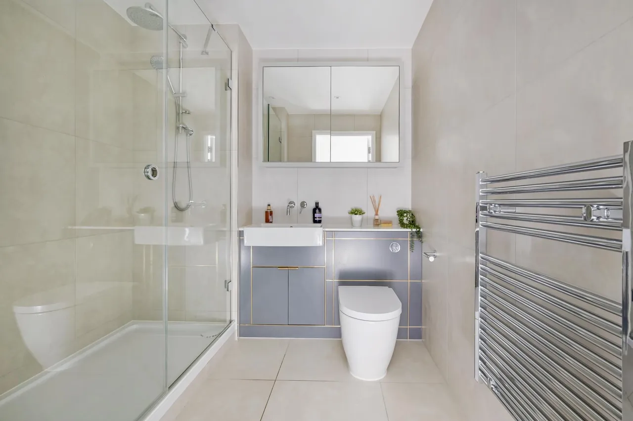 Springpark Drive, London, N4, photo 13