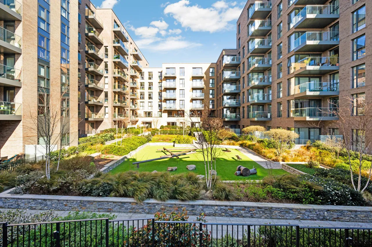 Springpark Drive, London, N4, photo 10