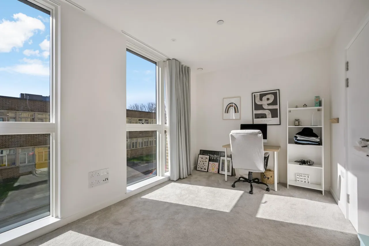 Springpark Drive, London, N4, photo 14