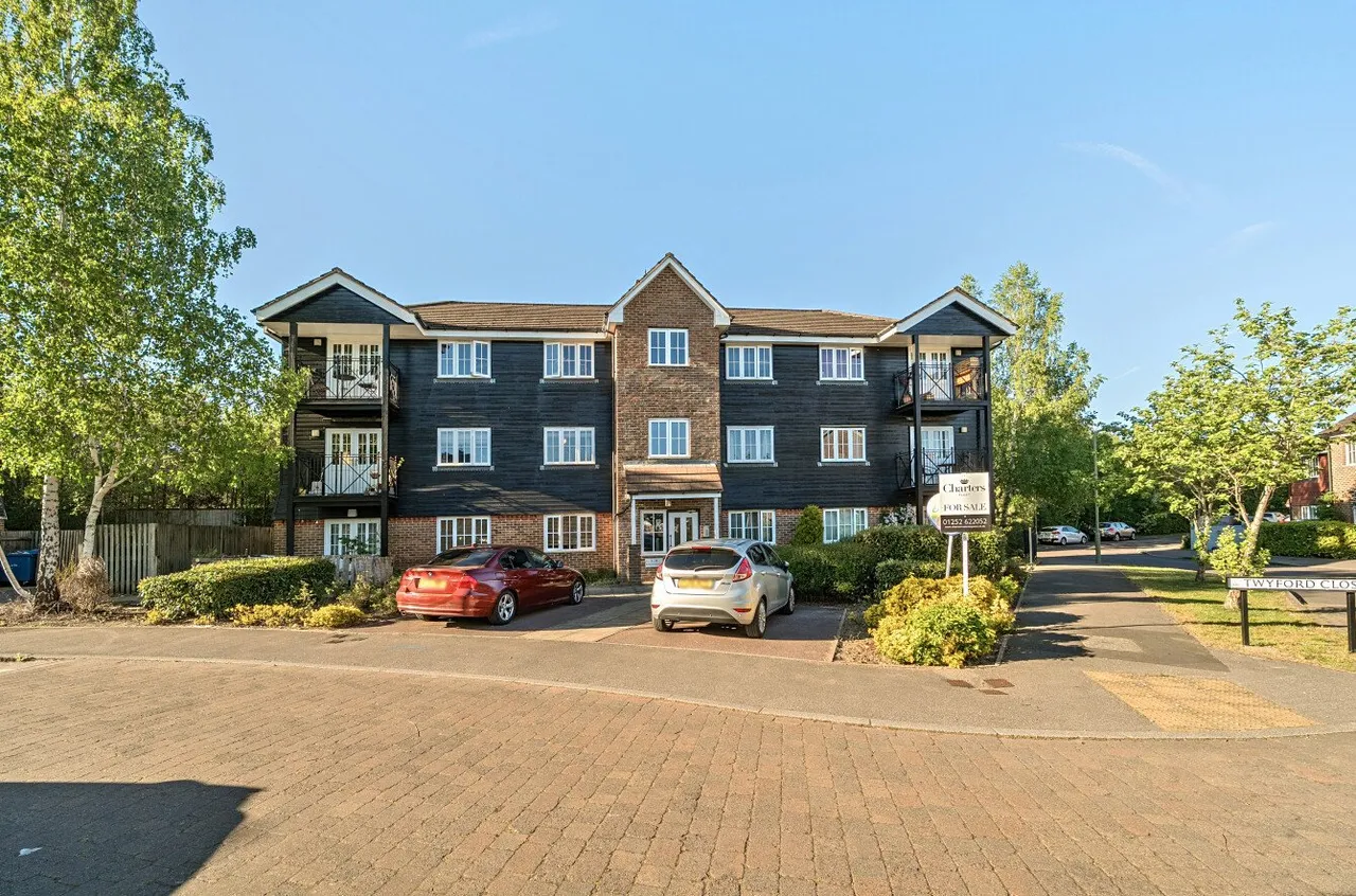 2 bed flat for sale, Twyford Close, Fleet, GU51
