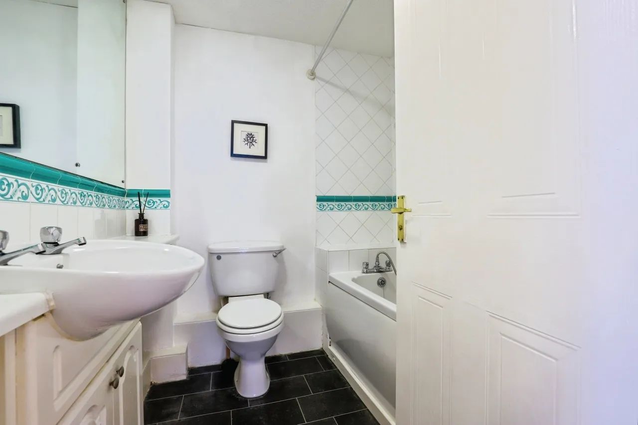 Anselm Close, Sittingbourne, Kent, ME10, photo 4