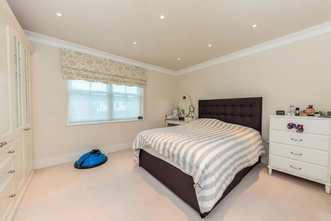 Clifton Road, KT2, photo 5