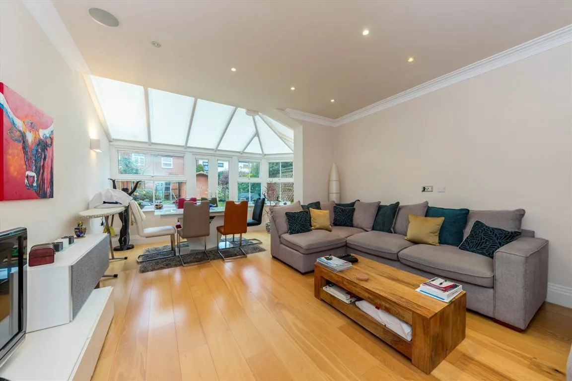 Clifton Road, KT2, photo 2