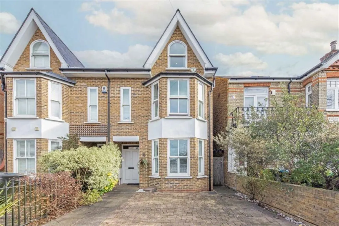 4 bed house to rent, Clifton Road, KT2