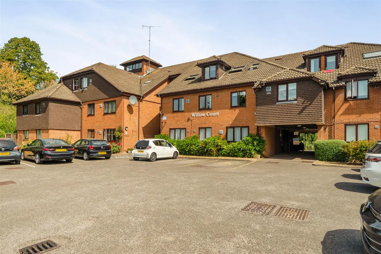 1 bed flat for sale, Reading Road, Wokingham, RG41