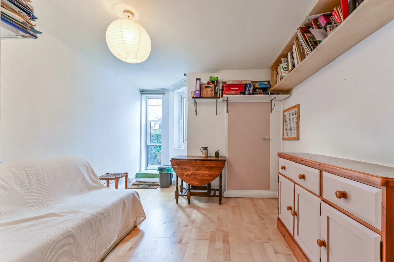 23 Cranwich Road, London, photo 10