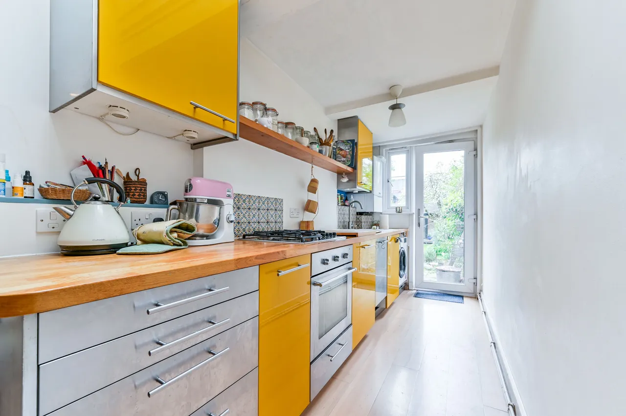 23 Cranwich Road, London, photo 4