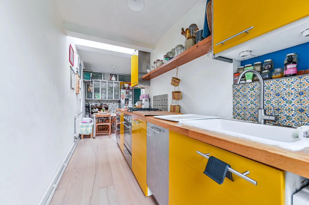 23 Cranwich Road, London, photo 5