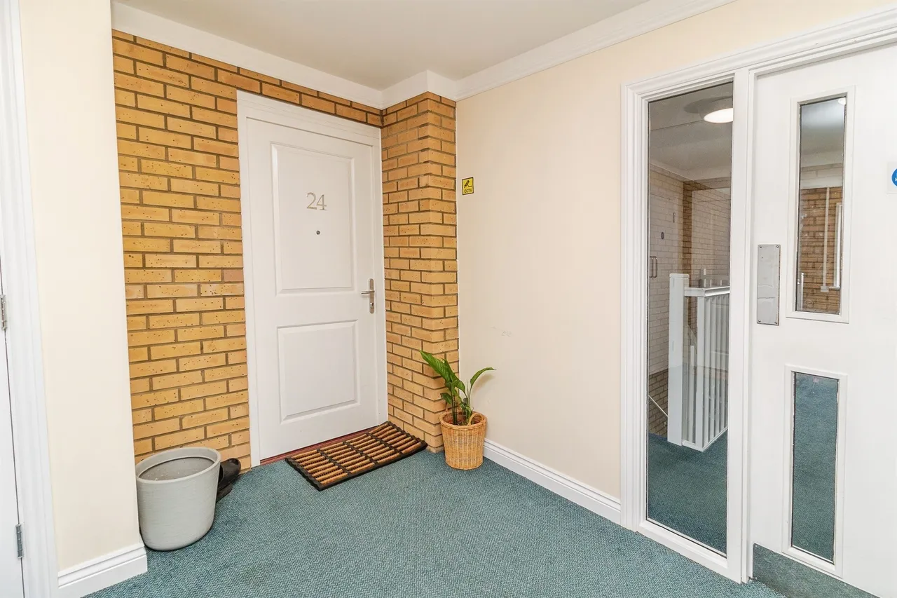 Countess Way, Broughton, MK10, photo 6
