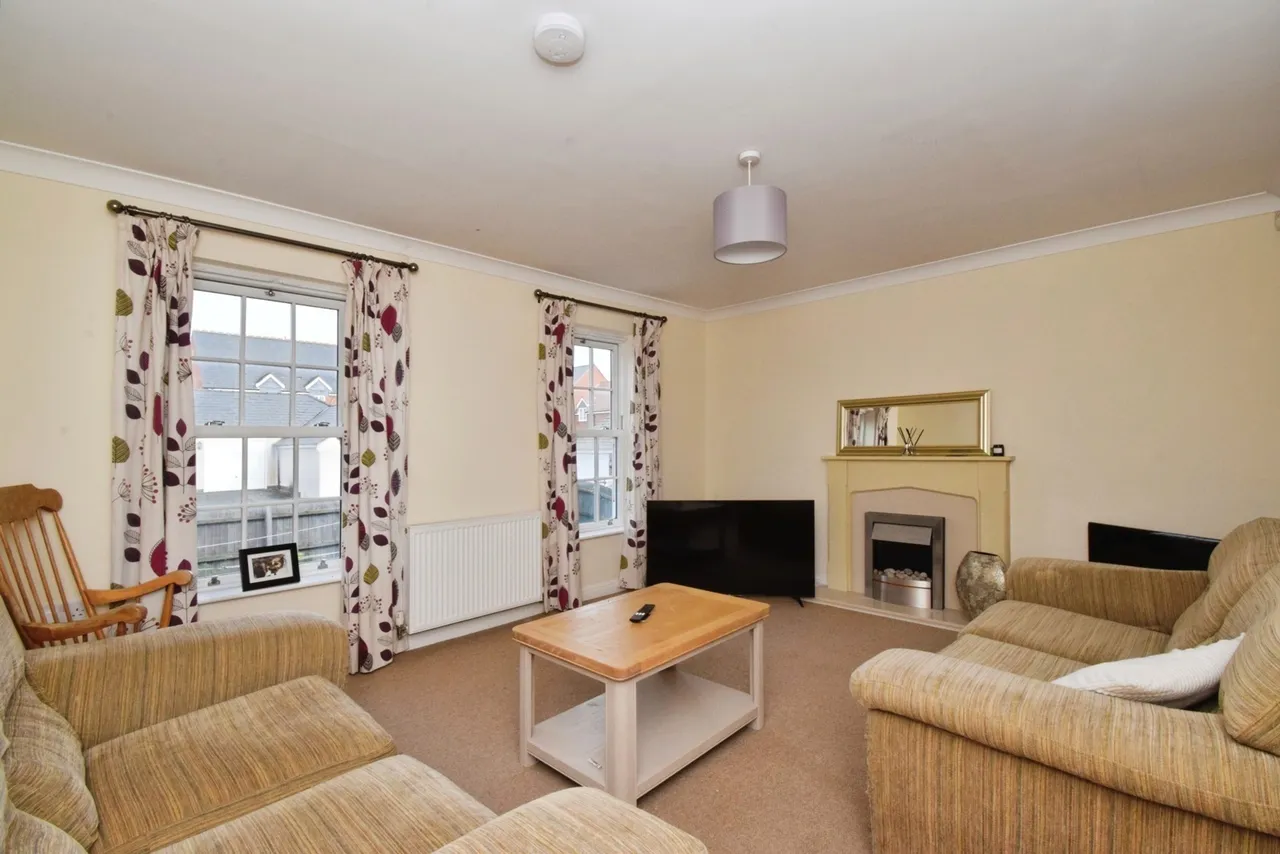 Palmer Square, Birstall, LE4, photo 8