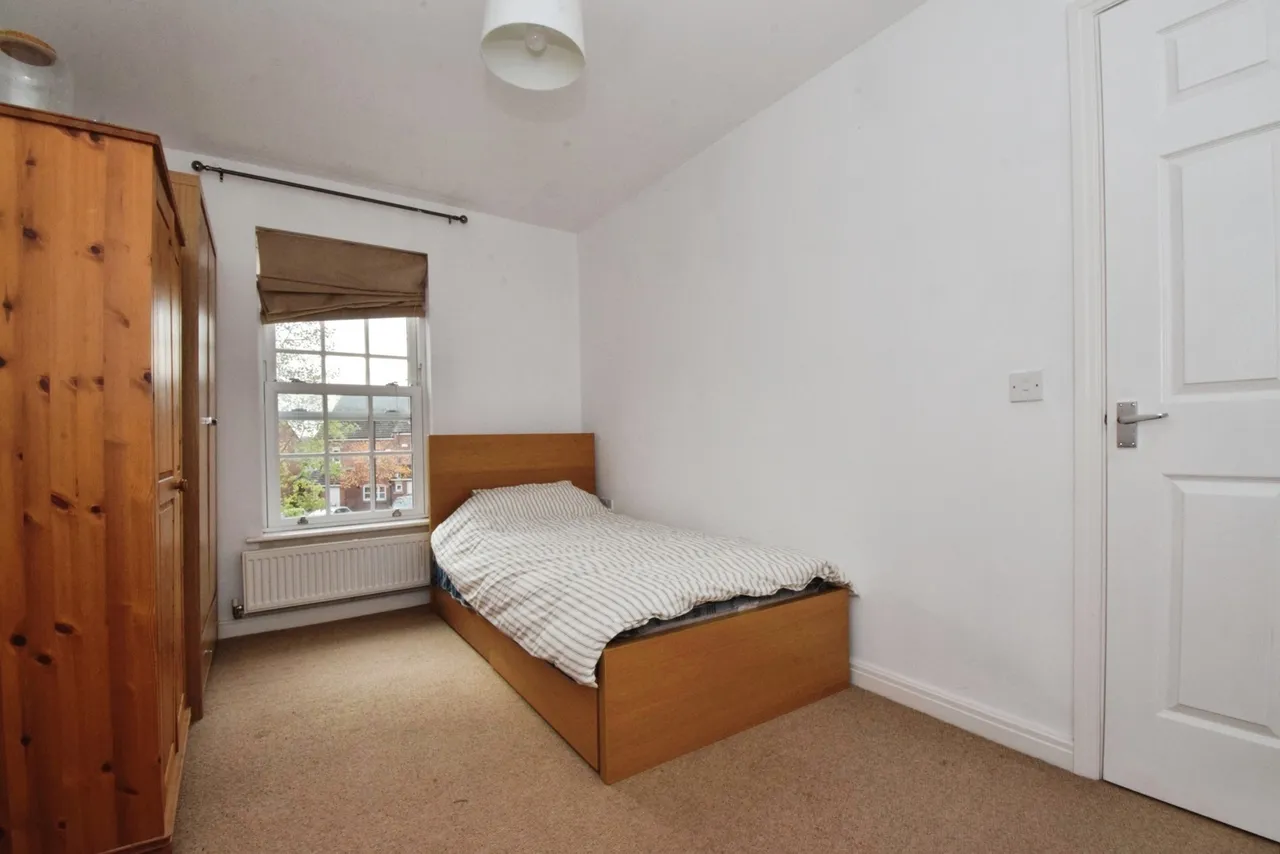 Palmer Square, Birstall, LE4, photo 11