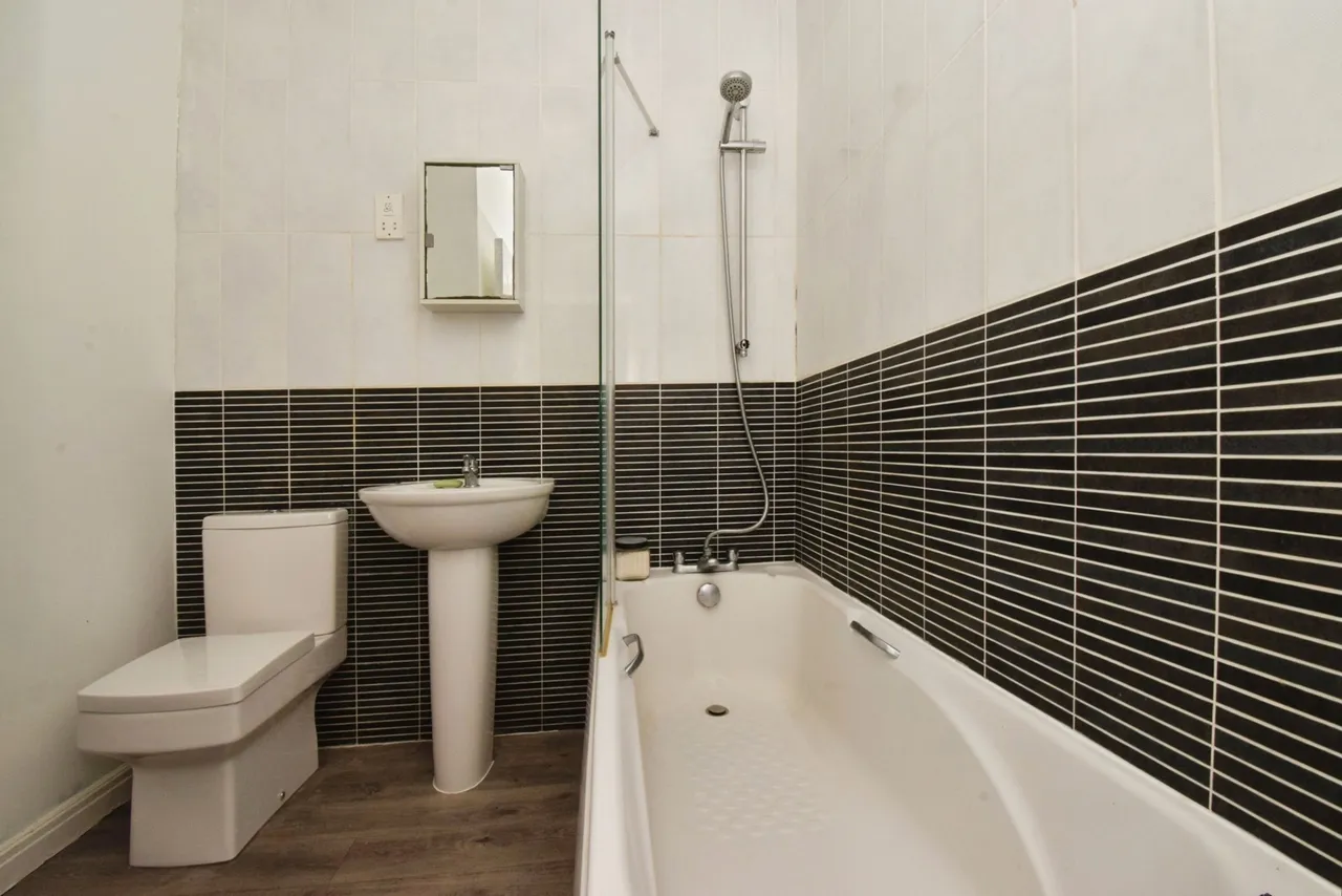 Palmer Square, Birstall, LE4, photo 14