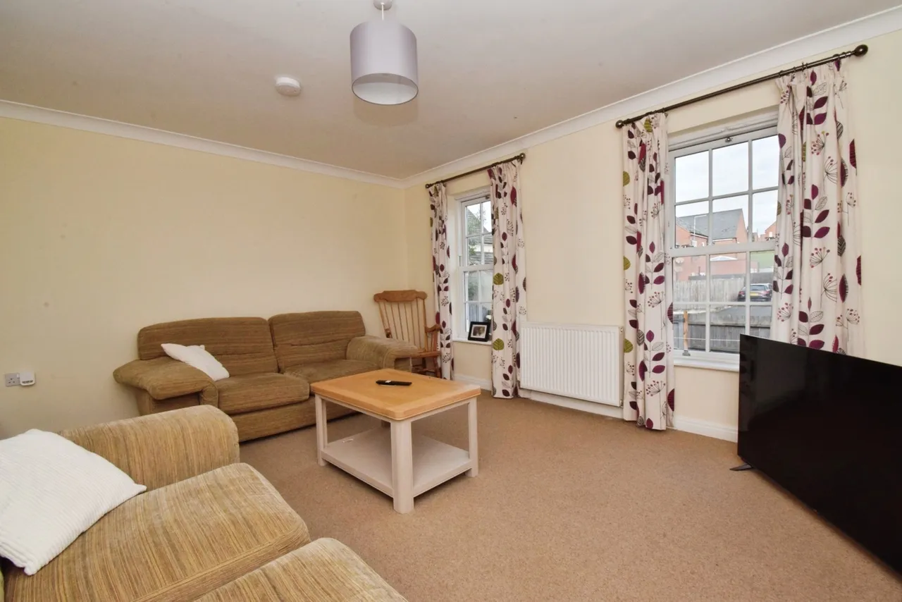Palmer Square, Birstall, LE4, photo 9