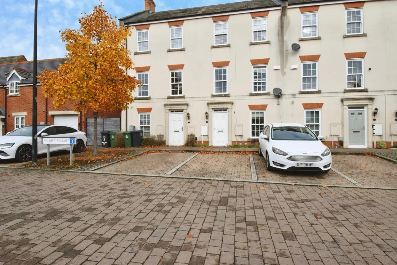 3 bed house for sale, Palmer Square, Birstall, LE4