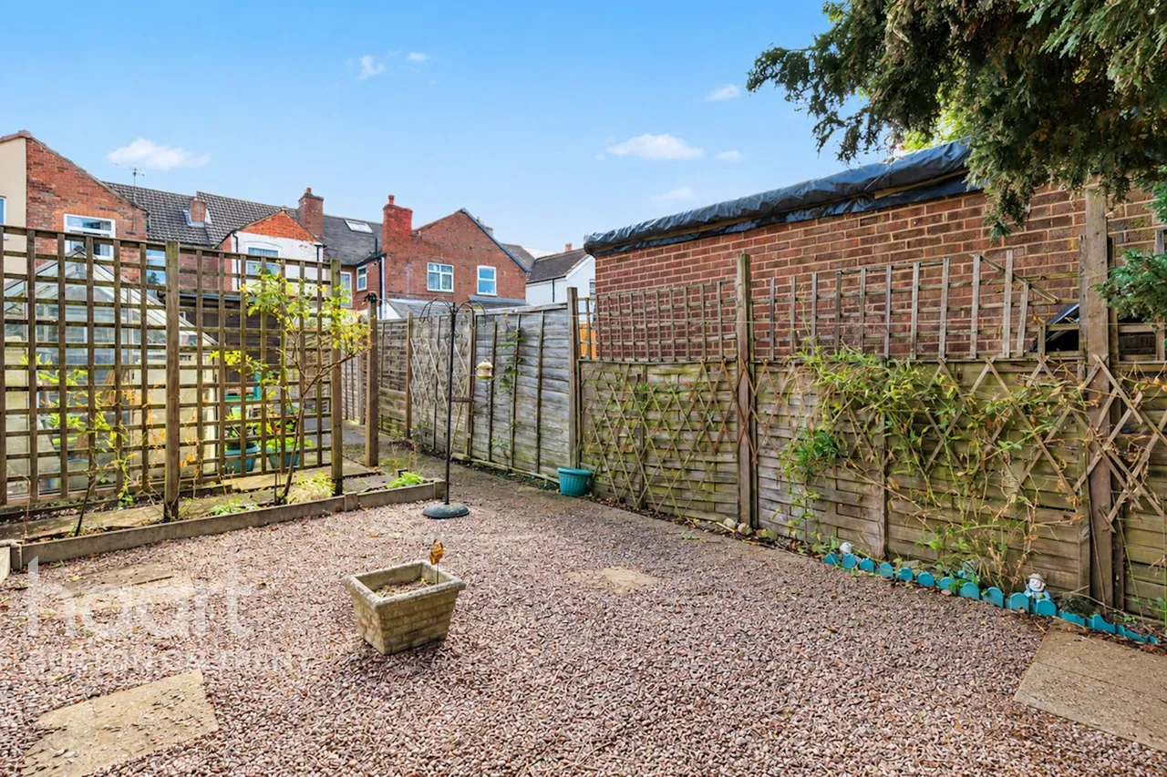 Anglesey Road, Burton-On-Trent, DE14, photo 18