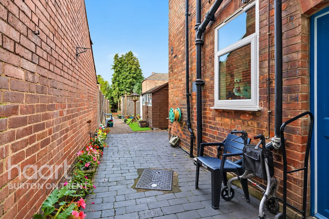 Anglesey Road, Burton-On-Trent, DE14, photo 16