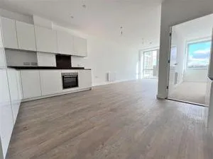 Eagle Way, Warley, CM13, photo 2