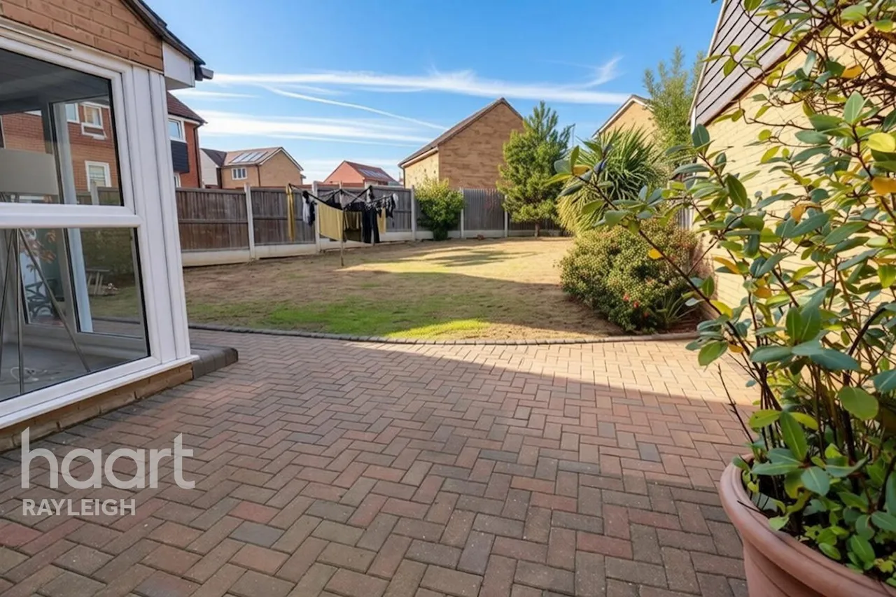 Homestead Close, Rayleigh, SS6, photo 17