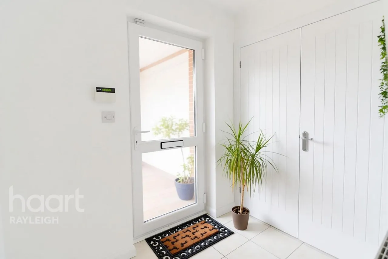 Homestead Close, Rayleigh, SS6, photo 10