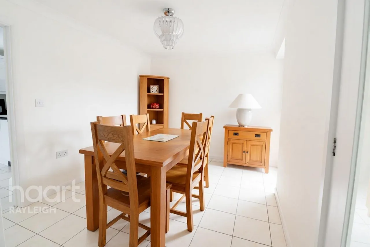Homestead Close, Rayleigh, SS6, photo 4