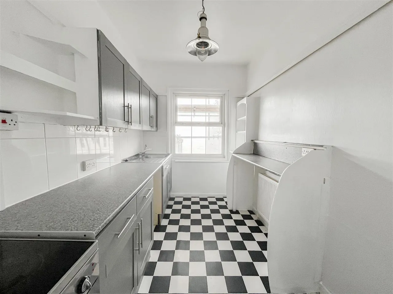 West Hill Road, St. Leonards-On-Sea, TN38 0NB, photo 2