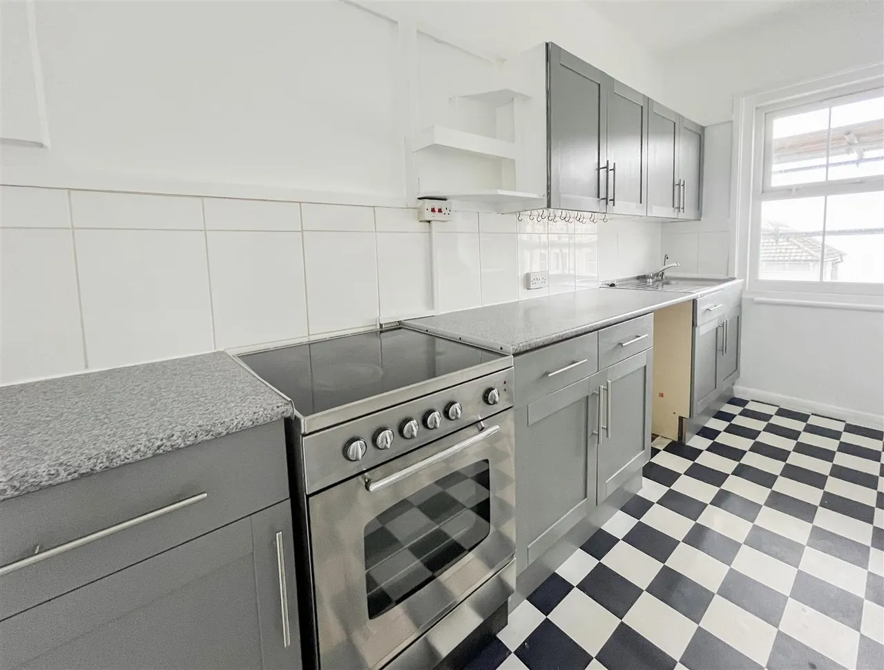 West Hill Road, St. Leonards-On-Sea, TN38 0NB, photo 4