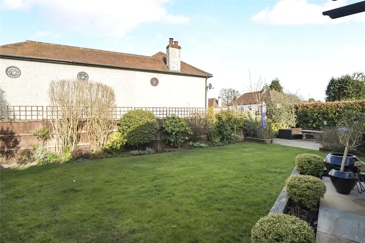 Tuckey Grove, Ripley, GU23, photo 17