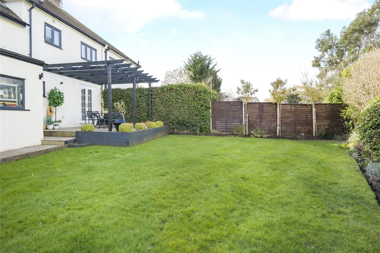 Tuckey Grove, Ripley, GU23, photo 3